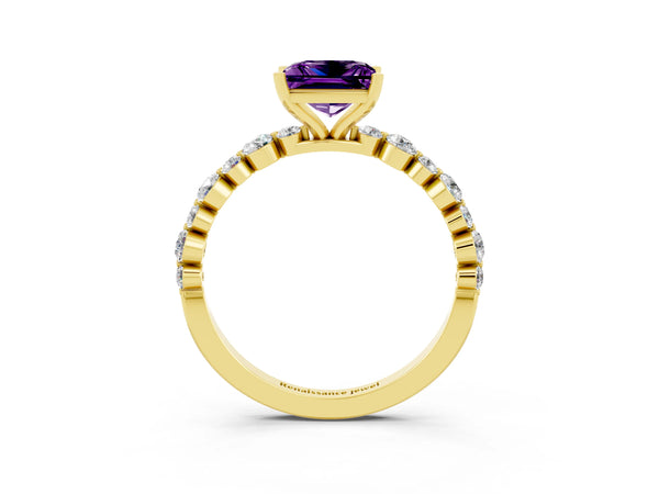 Yellow gold Princess Cut Amethyst Prong Set Engagement Ring with Pavé Band