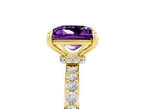 Yellow gold Princess Cut Amethyst Ring with Pavé Band and Four-Prong Setting_5