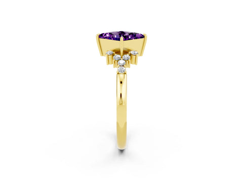 Yellow gold Princess Cut Amethyst Ring with Side Stones and Four-Prong Setting_38