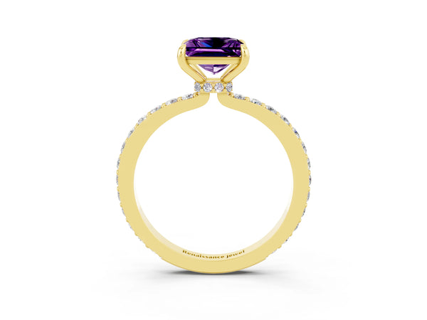 Yellow gold Princess Cut Amethyst Solitaire Engagement Ring with Pavé Band and Four-Prong Setting