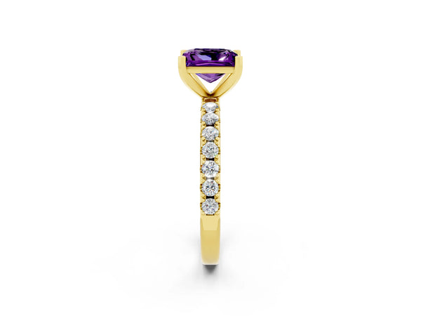 Yellow gold Princess Cut Amethyst Solitaire Pavé Band with Four-Prong Setting
