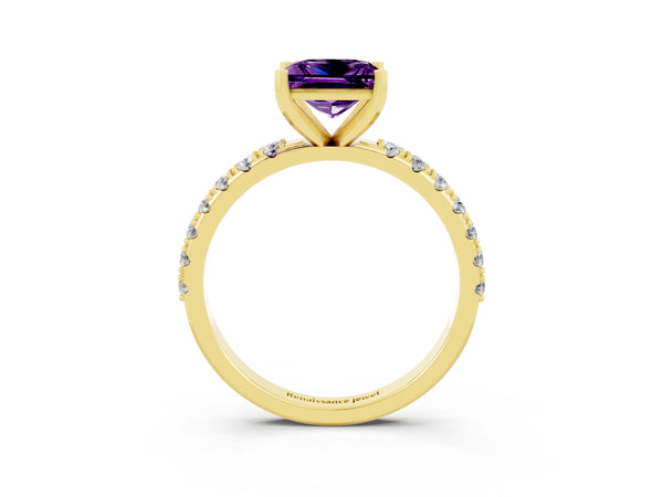 Yellow gold Princess Cut Amethyst Solitaire Pavé Band with Four-Prong Setting