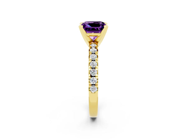 Yellow gold Princess Cut Amethyst Solitaire Pavé Engagement Ring with Round Band and Prong Setting