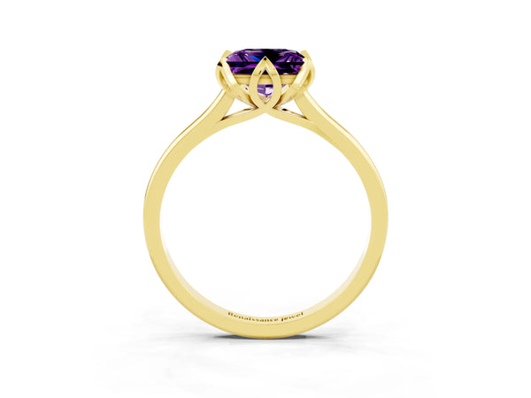Yellow gold Princess Cut Amethyst Solitaire Ring with Flower Prong Setting and Classic Band