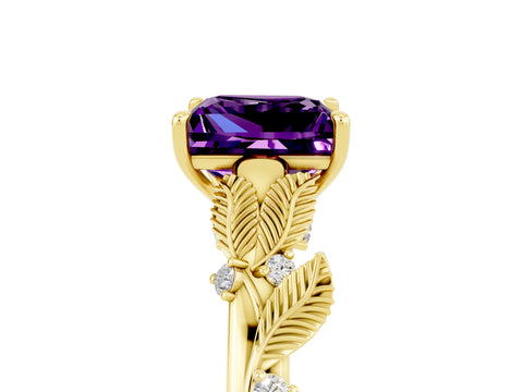 Yellow gold Princess Cut Amethyst Solitaire Ring with Leaf Motif Band and Four-Prong Setting_5