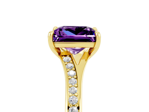 Yellow gold Princess Cut Amethyst Solitaire Ring with Pavé Band and Prong Setting_17