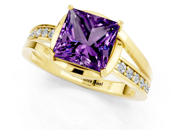 Yellow gold Princess Cut Amethyst Solitaire Ring with Split Shank and Prong Setting
