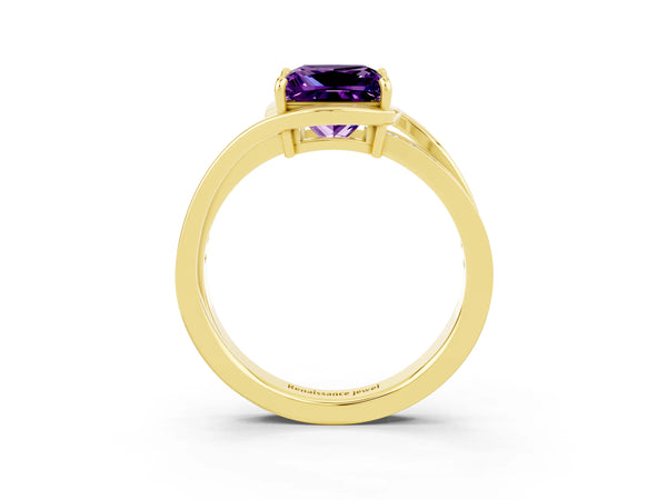 Yellow gold Princess Cut Amethyst Solitaire Ring with Split Shank and Prong Setting
