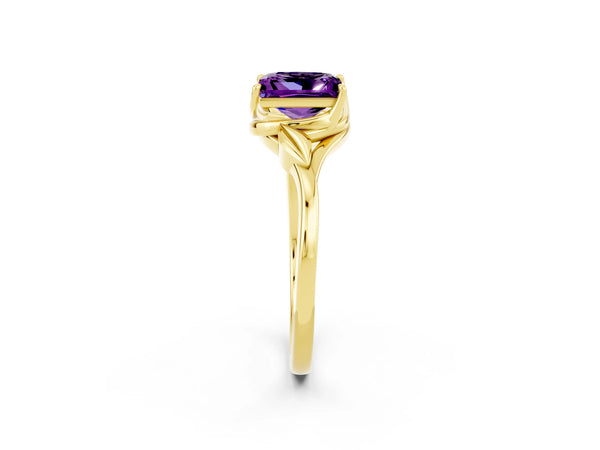 Yellow gold Princess Cut Amethyst Solitaire Ring with Twist Band and Four-Prong Setting