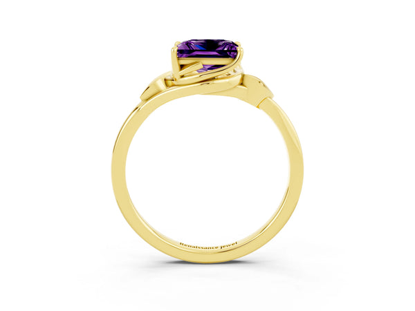 Yellow gold Princess Cut Amethyst Solitaire Ring with Twist Band and Four-Prong Setting