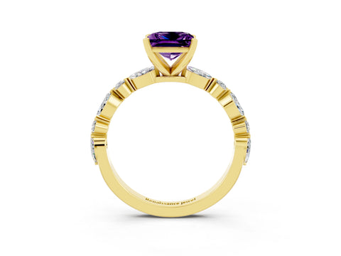Yellow gold Princess Cut Amethyst Solitaire with Side Stones on a Pavé Band and Four-Prong Setting_3