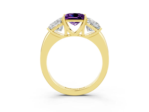 Yellow gold Princess Cut Amethyst Three-Stone Ring with Four-Prong Setting and Classic Band