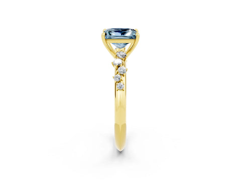 Yellow gold Princess Cut Aquamarine Cluster Side Stone Solitaire Ring with Prong Setting_26