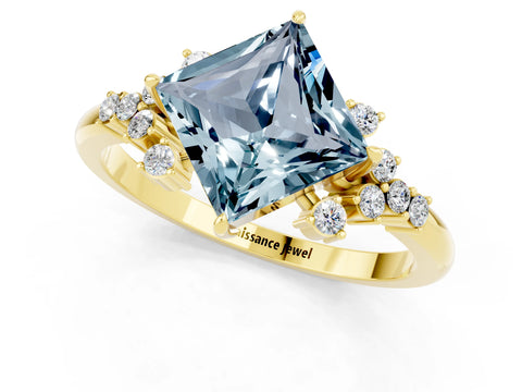 Yellow gold Princess Cut Aquamarine Ring with Side Stones and Four-Prong Setting_37