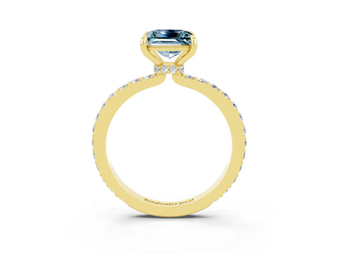Yellow gold Princess Cut Aquamarine Solitaire Engagement Ring with Pavé Band and Four-Prong Setting_3