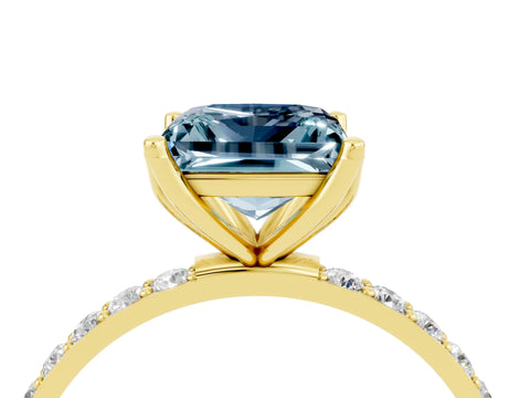 Yellow gold Princess Cut Aquamarine Solitaire Engagement Ring with Pavé Band and Prong Setting_4