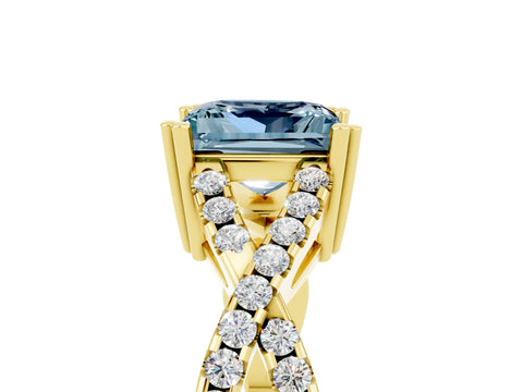 Yellow gold Princess Cut Aquamarine Solitaire Ring with Four-Prong Setting and Twisted Pavé Band_5