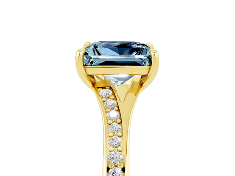Yellow gold Princess Cut Aquamarine Solitaire Ring with Pavé Band and Prong Setting_5