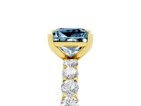 Yellow gold Princess Cut Aquamarine Solitaire Ring with Shared Prong Pavé Band and Four-Prong Setting_5