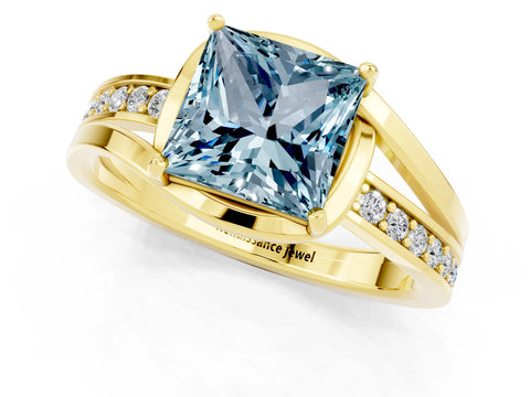 Yellow gold Princess Cut Aquamarine Solitaire Ring with Split Shank and Prong Setting_1