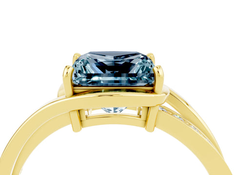 Yellow gold Princess Cut Aquamarine Solitaire Ring with Split Shank and Prong Setting_4