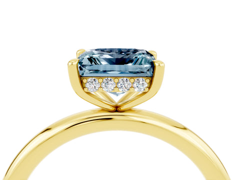 Yellow gold Princess Cut Aquamarine Solitaire Ring with Thin Band and Four-Prong Setting_4