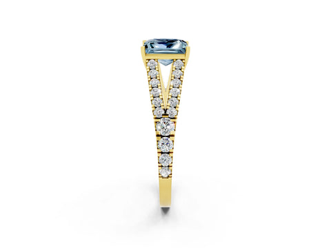 Yellow gold Princess Cut Aquamarine Split Shank Pavé Engagement Ring with Four-Prong Setting_14