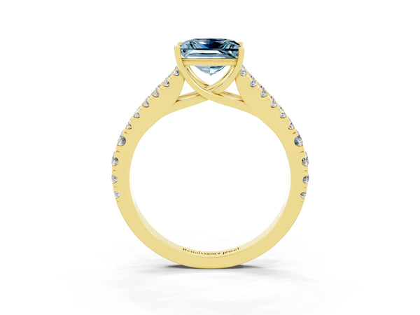 Yellow gold Princess Cut Aquamarine Split Shank Pavé Engagement Ring with Four-Prong Setting