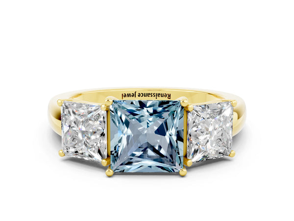 Yellow gold Princess Cut Aquamarine Three-Stone Ring with Four-Prong Setting and Classic Band