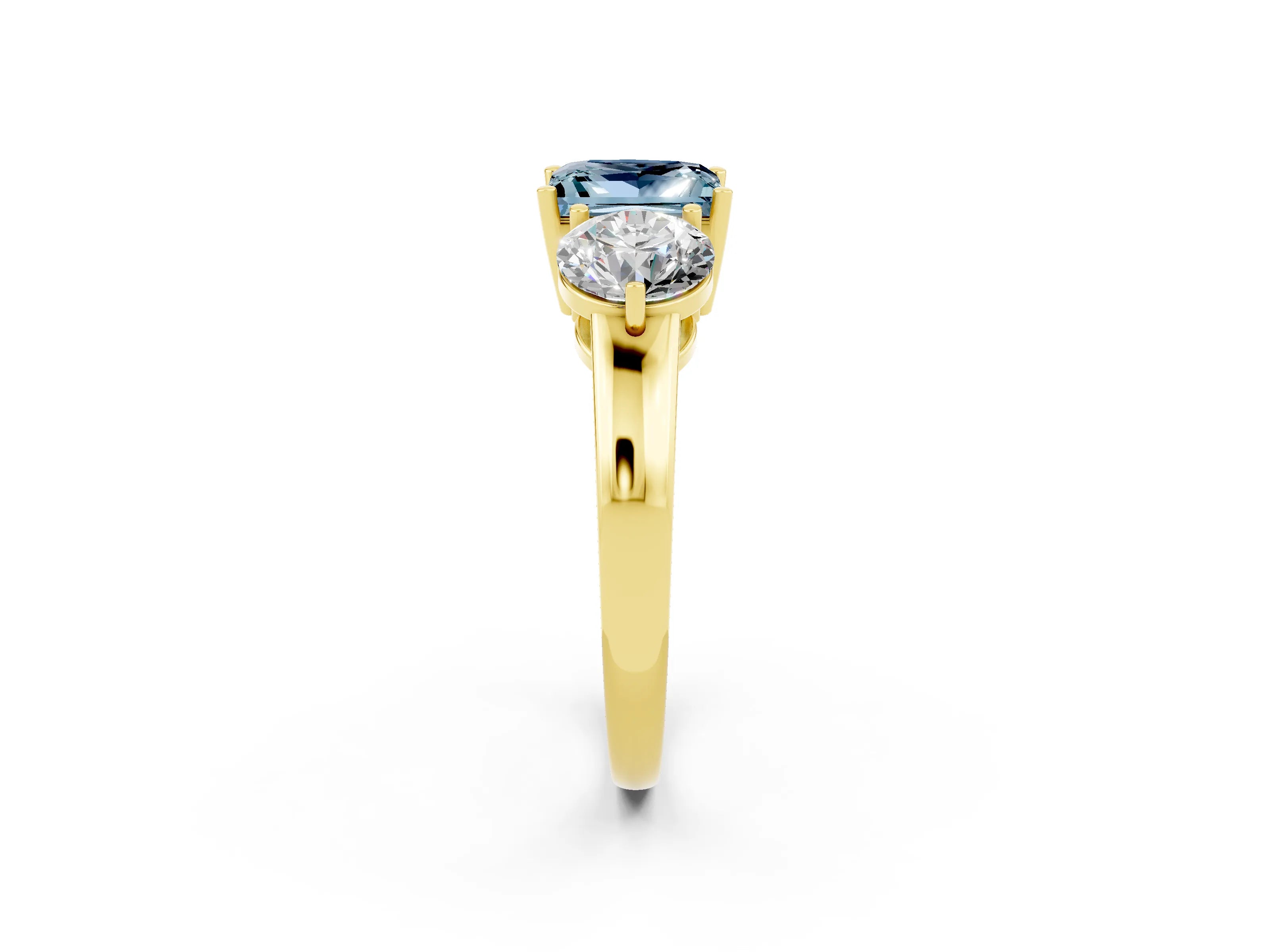 Yellow gold Princess Cut Aquamarine Three-Stone Ring with Prong Setting and Classic Band_2