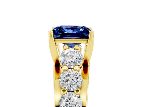 Yellow gold Princess Cut Blue Sapphire Engagement Ring with Pavé Band and Four-Prong Setting_5