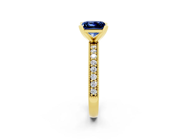 Yellow gold Princess Cut Blue Sapphire Milgrain Pavé Engagement Ring with Four-Prong Setting