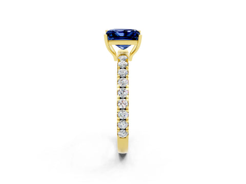 Yellow gold Princess Cut Blue Sapphire Pavé Solitaire Engagement Ring with Four-Prong Setting_14