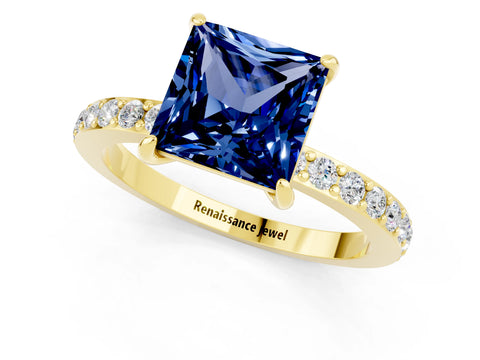 Yellow gold Princess Cut Blue Sapphire Ring with Pavé Band and Four-Prong Setting_1