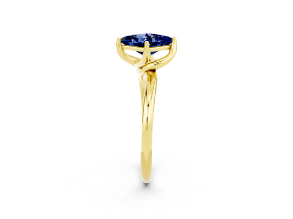 Yellow gold Princess Cut Blue Sapphire Solitaire Engagement Ring with Four-Prong Setting and Classic Band