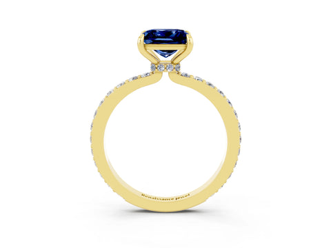 Yellow gold Princess Cut Blue Sapphire Solitaire Engagement Ring with Pavé Band and Four-Prong Setting_3