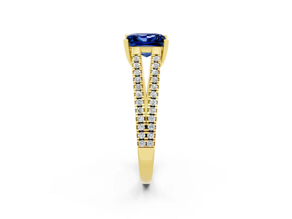Yellow gold Princess Cut Blue Sapphire Solitaire Engagement Ring with Split Shank Pavé Band