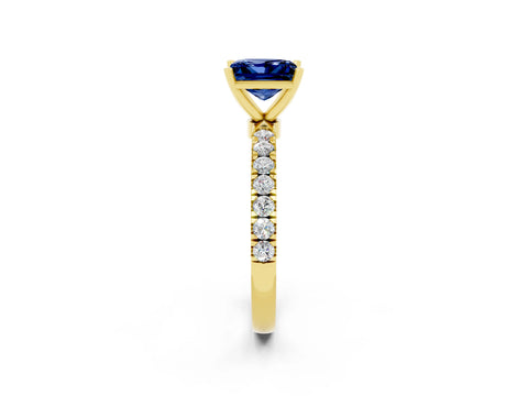 Yellow gold Princess Cut Blue Sapphire Solitaire Ring with Pavé Accents and Four-Prong Setting_2