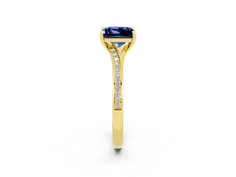 Yellow gold Princess Cut Blue Sapphire Solitaire Ring with Pavé Band and Prong Setting_14