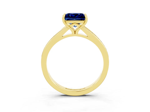 Yellow gold Princess Cut Blue Sapphire Solitaire Ring with Pavé Band and Prong Setting_15