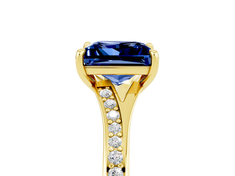 Yellow gold Princess Cut Blue Sapphire Solitaire Ring with Pavé Band and Prong Setting_17