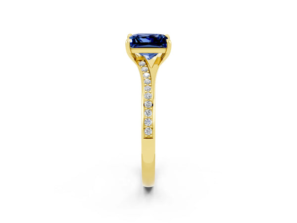 Yellow gold Princess Cut Blue Sapphire Solitaire Ring with Pavé Band and Prong Setting