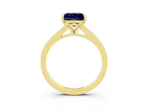 Yellow gold Princess Cut Blue Sapphire Solitaire Ring with Pavé Band and Prong Setting