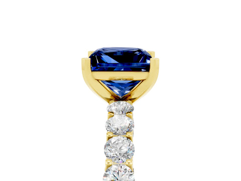 Yellow gold Princess Cut Blue Sapphire Solitaire Ring with Shared Prong Pavé Band and Four-Prong Setting_5