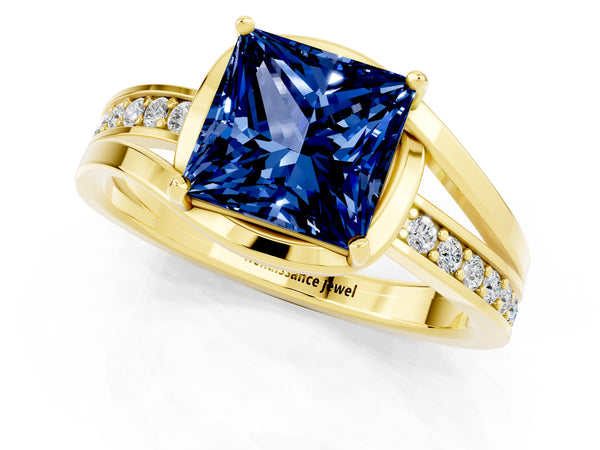 Yellow gold Princess Cut Blue Sapphire Solitaire Ring with Split Shank and Prong Setting
