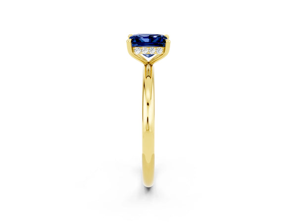 Yellow gold Princess Cut Blue Sapphire Solitaire Ring with Thin Band and Four-Prong Setting