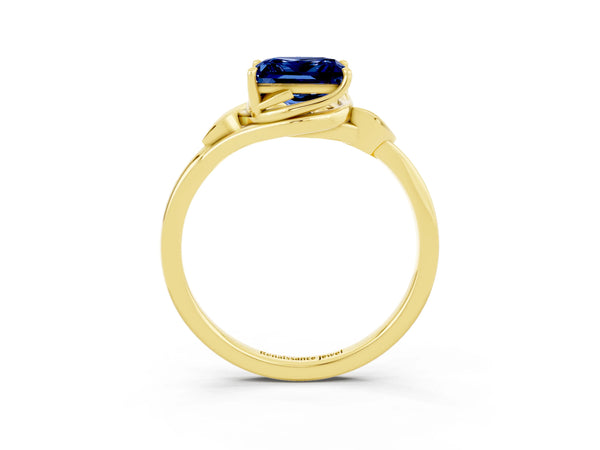 Yellow gold Princess Cut Blue Sapphire Solitaire Ring with Twist Band and Four-Prong Setting