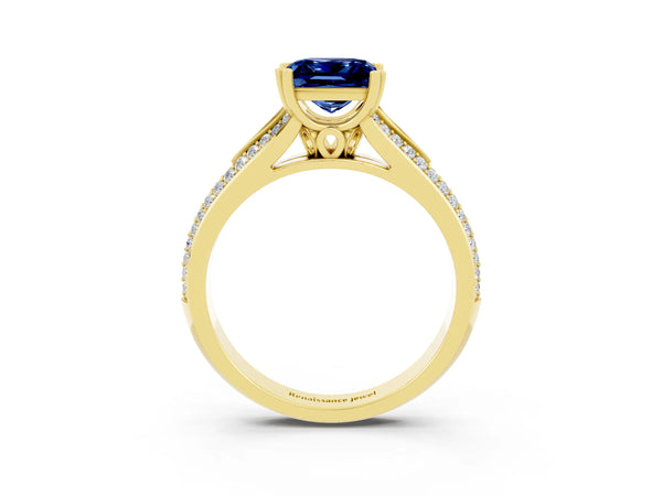 Yellow gold Princess Cut Blue Sapphire Split Shank Engagement Ring with Pavé Band