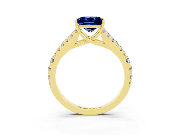 Yellow gold Princess Cut Blue Sapphire Split Shank Pavé Engagement Ring with Four-Prong Setting