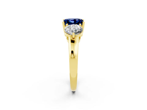 Yellow gold Princess Cut Blue Sapphire Three-Stone Ring with Prong Setting and Classic Band_2